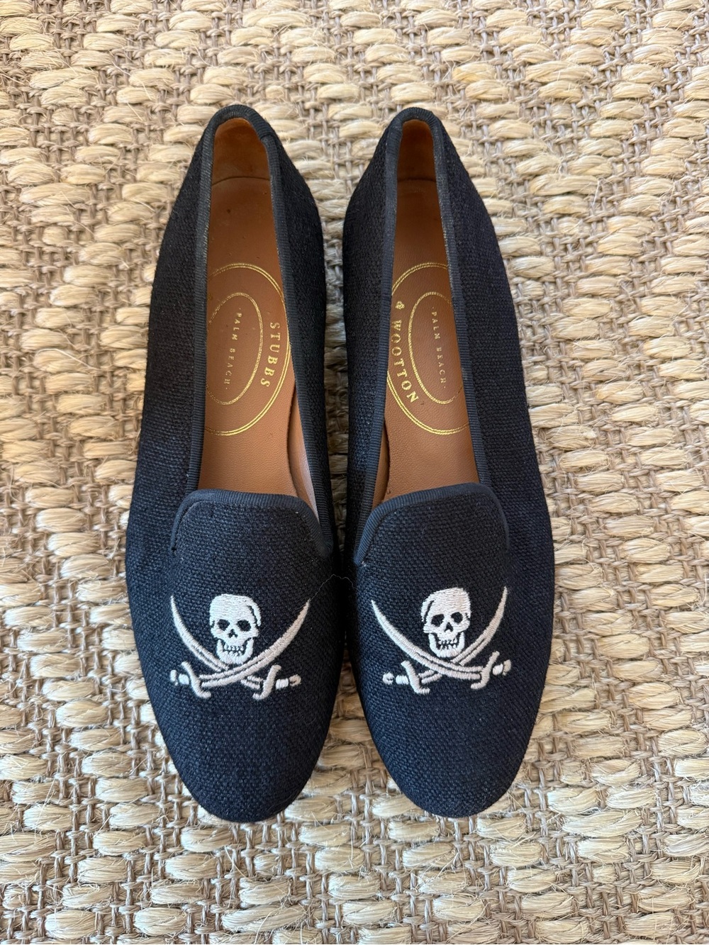 Stubbs & Wootton Women’s Black Linen Slippers with White Skull Embroidery